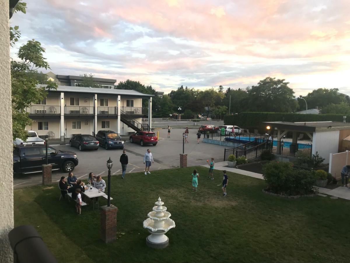 Oasis Inn Kelowna Kültér fotó