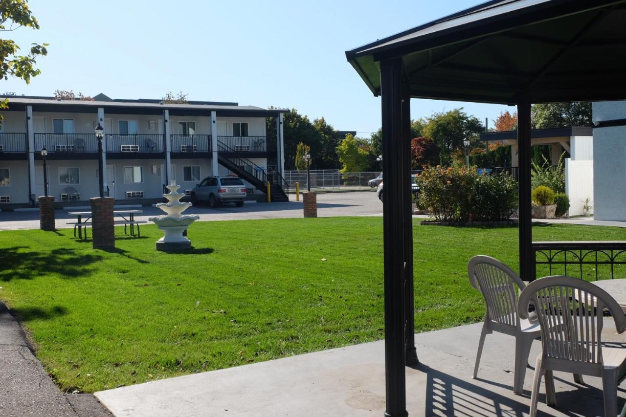 Oasis Inn Kelowna Kültér fotó