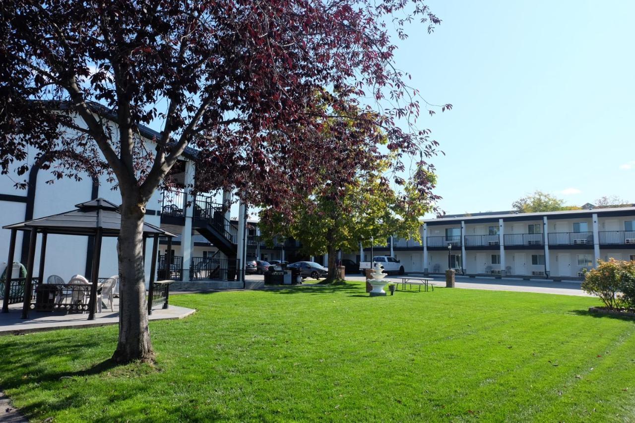 Oasis Inn Kelowna Kültér fotó